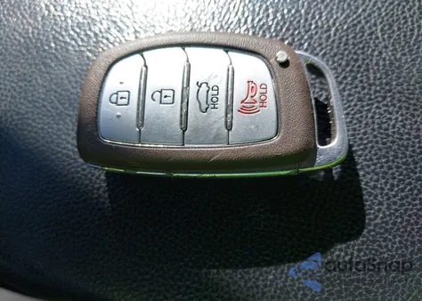 2014 Hyundai Elantra Limited z USA, uszkodzony, nr VIN 5NPDH4AE8EH470069